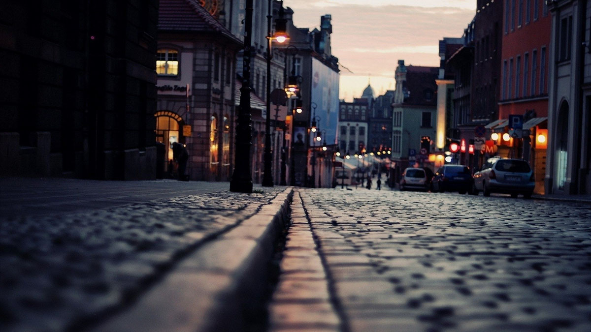 cobblestone street