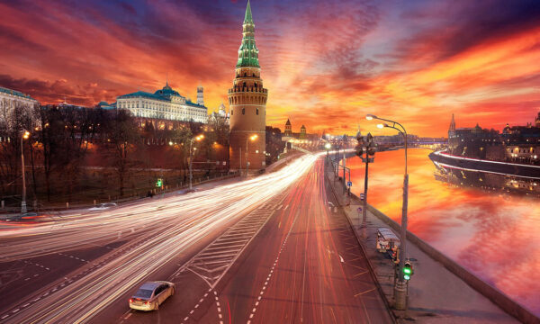 will the kremlin use assange as a pawn?